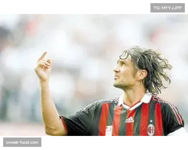 替补登场绝杀,19岁小将卡马尔达狂奔庆祝,看台上马尔蒂尼起立鼓掌。